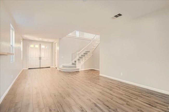 Building Photo - Gorgeous 4 Bd/4.5 Ba + Loft Home in 4S Ranch!!!