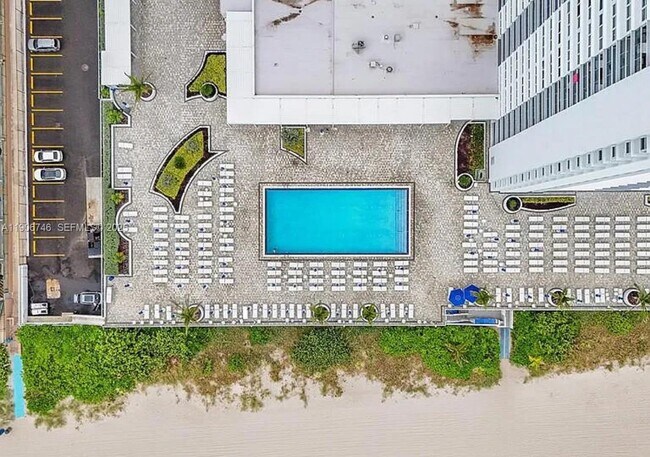 Building Photo - 1880 S Ocean Dr