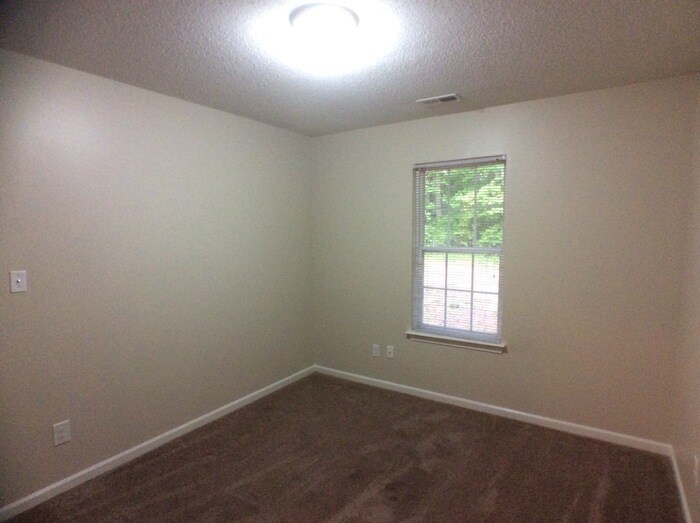Building Photo - 4710 Biesterfield Dr