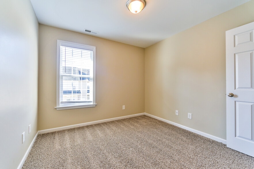 Building Photo - 304 Whitehall Ct