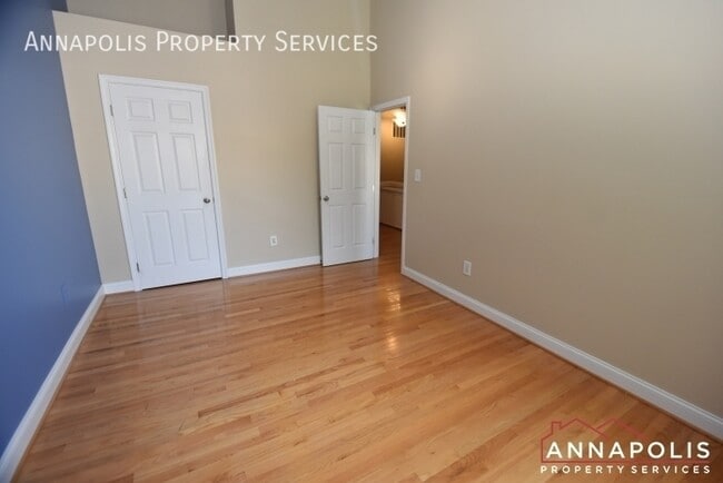 Building Photo - 888 Stonehurst Ct