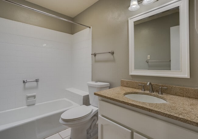 Building Photo - 6805 La Casa Bonita NE
