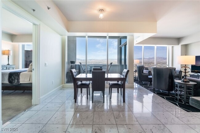 Building Photo - 2700 S Las Vegas Blvd