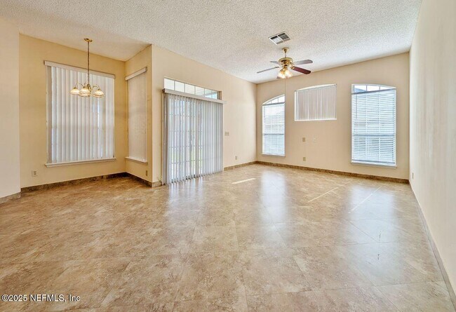 Building Photo - 2413 Cedar Trace Dr W