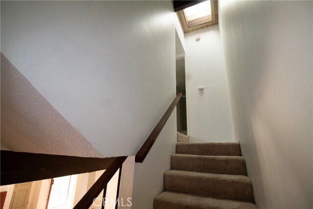 Building Photo - 11818 Moorpark St