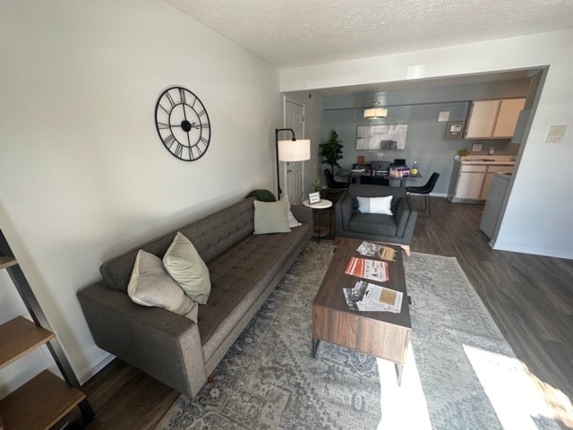 Building Photo - Westbury Lake Apartments