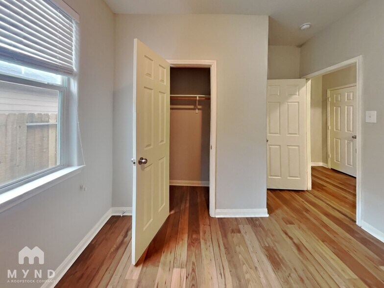 Building Photo - 306 Lazy Pine Ct