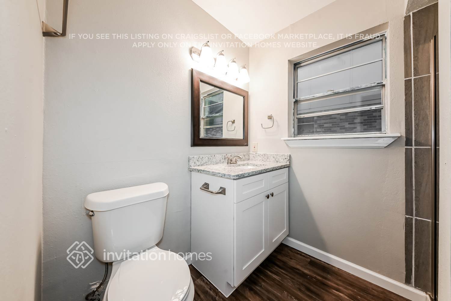 Building Photo - 2324 Lovell Dr