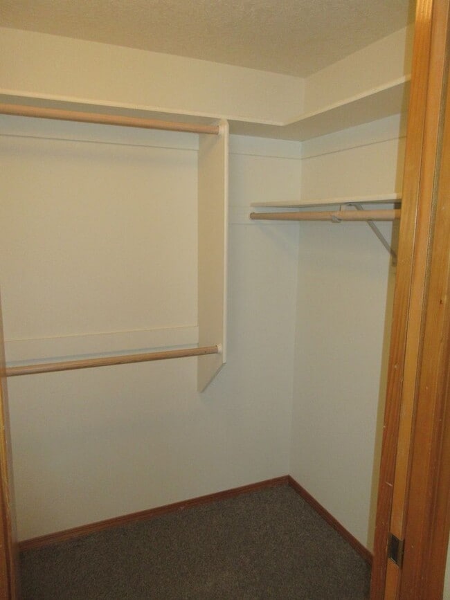 Building Photo - Three Bedroom Home in Keizer on Cul-de-sac