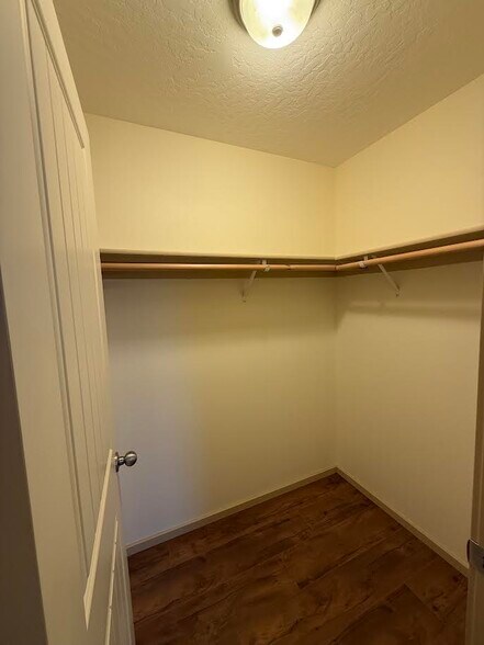 Building Photo - 3420 W Pescador Dr