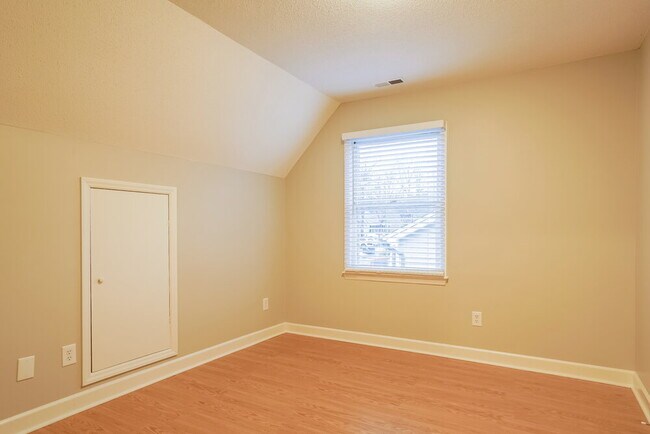 Building Photo - 4813 Draper Rd