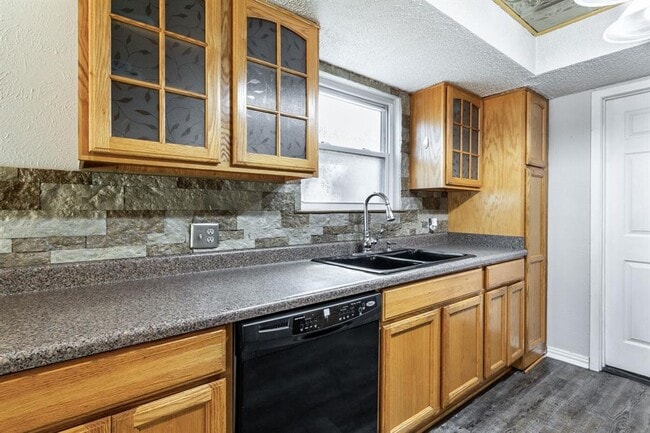 Building Photo - 1202 Wroxton Way