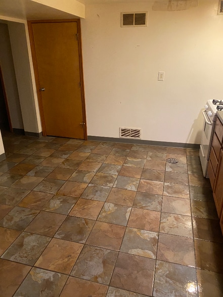 Building Photo - 2103 E Harvard Ave