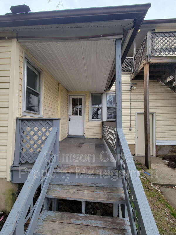 Building Photo - 341 Hughes St