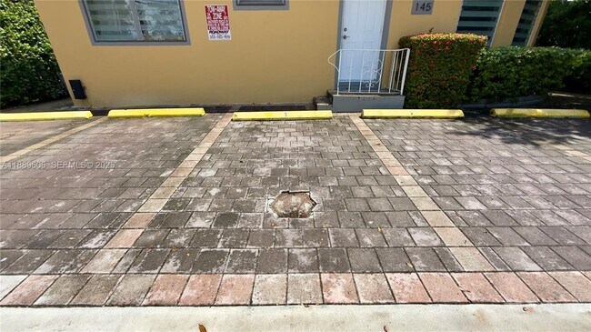 Building Photo - 145 N Shore Dr