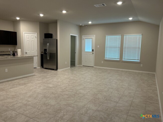 Building Photo - 1319 Iron Horse Dr