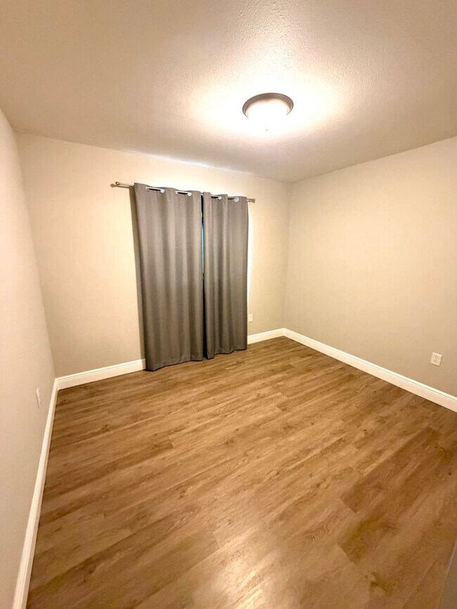 Building Photo - Modern Updated 3/2 in Winter Park Estates