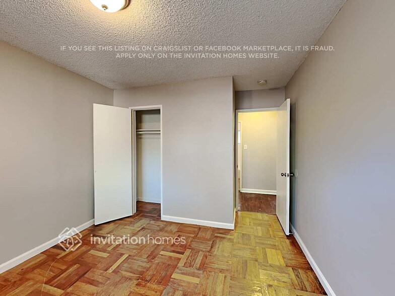 Building Photo - 852 N Parkside Dr
