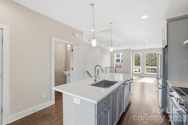 Building Photo - 523 Sedgefield Park Dr