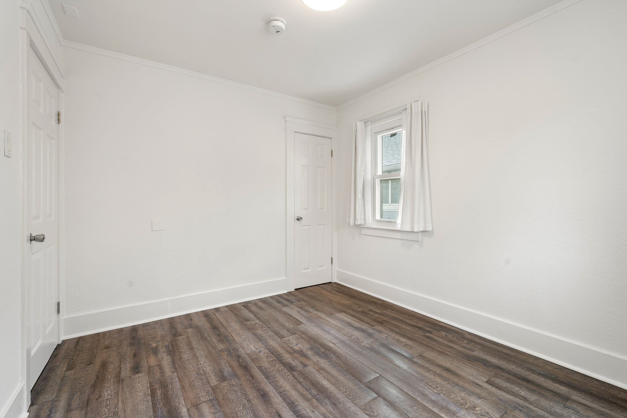 Front Bedroom - 615 S Grevillea Ave