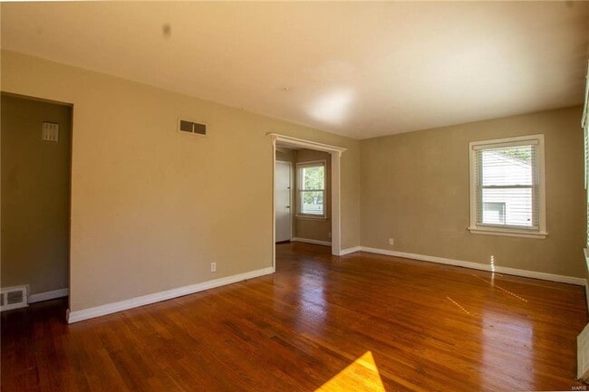 Building Photo - Adorable 2 bedroom home in Overland