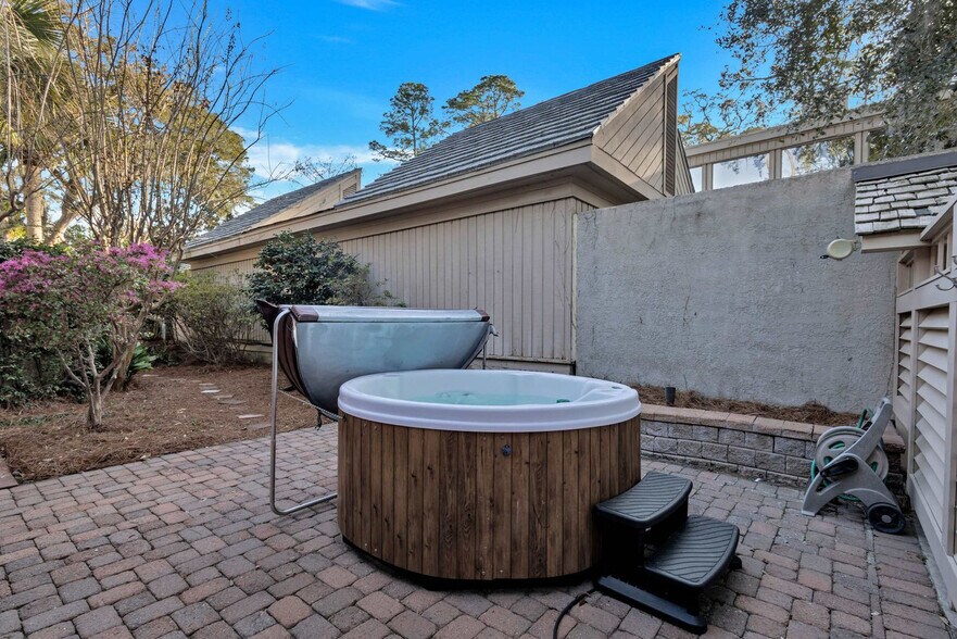 Building Photo - 31 Stoney Creek Rd