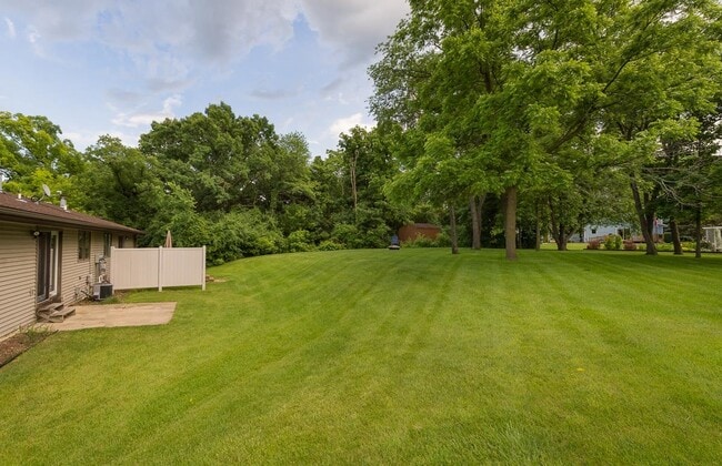 Building Photo - 2659 Aberdeen Ct