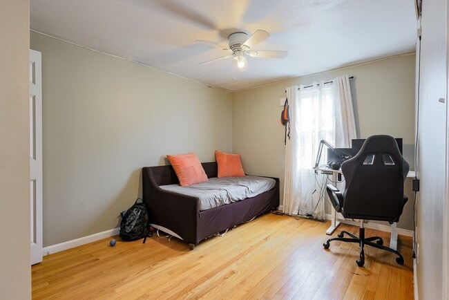 Building Photo - 348 Osgood St
