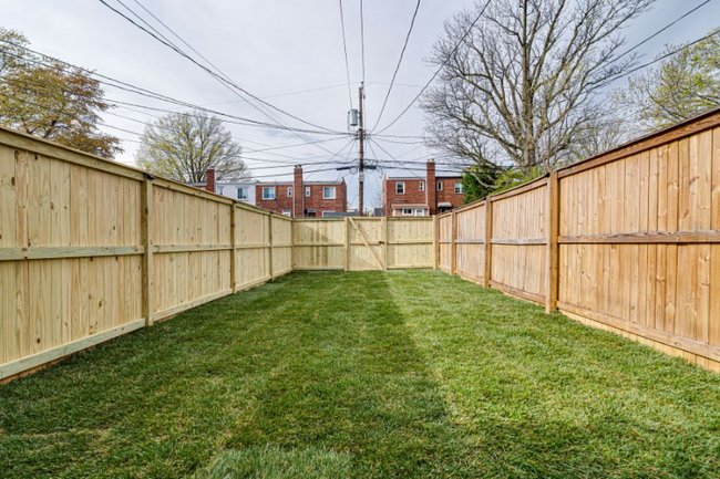 Building Photo - 255 Evans Ln