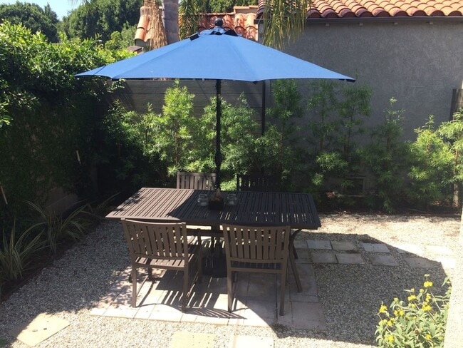 Building Photo - This charming, updated 2-bedroom, 2-bathroom home in a great Culver City location is now available!