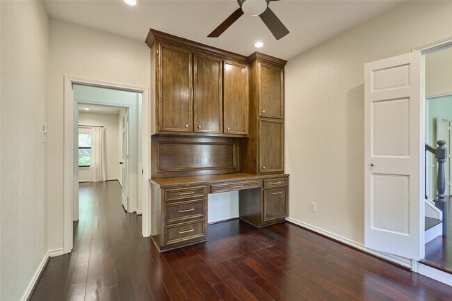 Building Photo - 6 Glen Canyon Pl