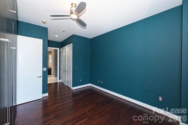 Building Photo - 1100 Metropolitan Ave