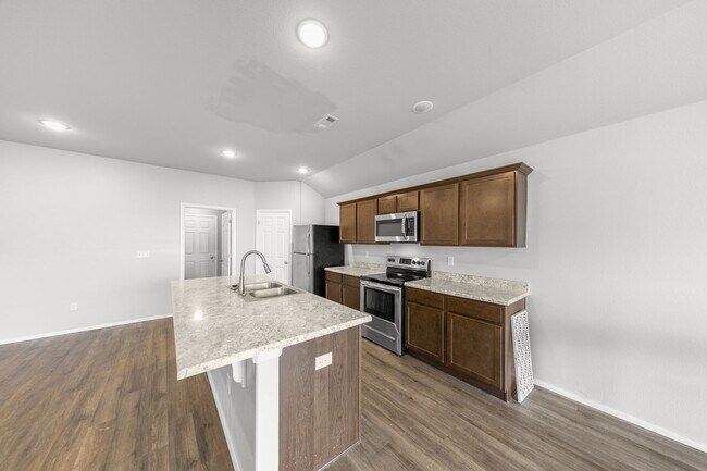 Building Photo - 4 Bedroom 2 Bath in Morningside Estates