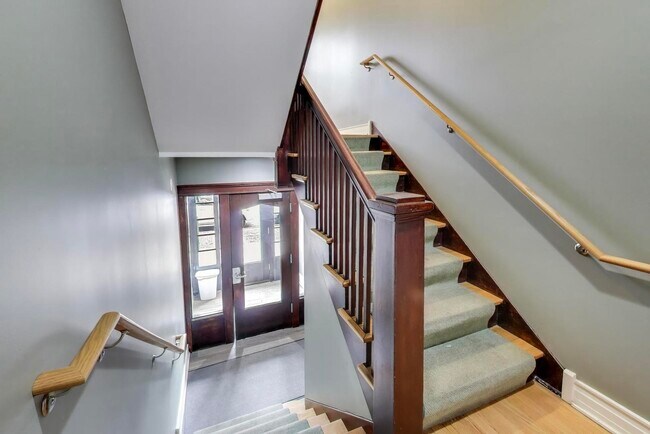 Building Photo - 1640 W Fargo Ave