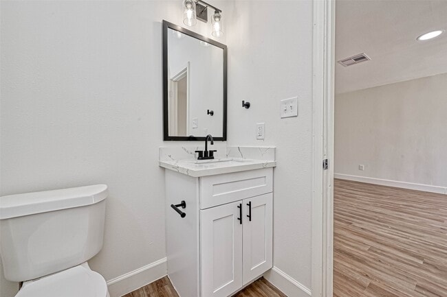 Building Photo - 5609 Denmark St