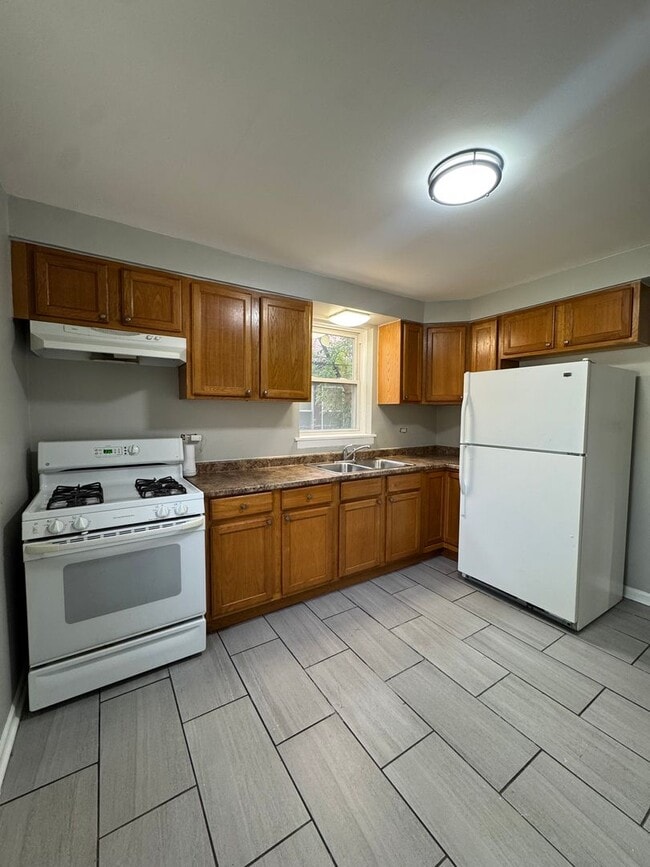 Building Photo - 4 Bedroom 2 Bathroom House in Dolton ! A M...
