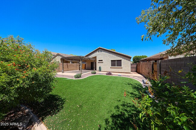 Building Photo - 11761 W Dos Rios Dr