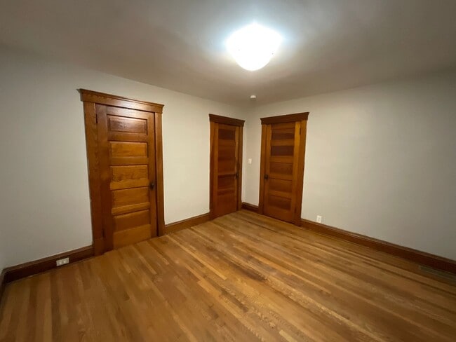 Building Photo - 326 11th St