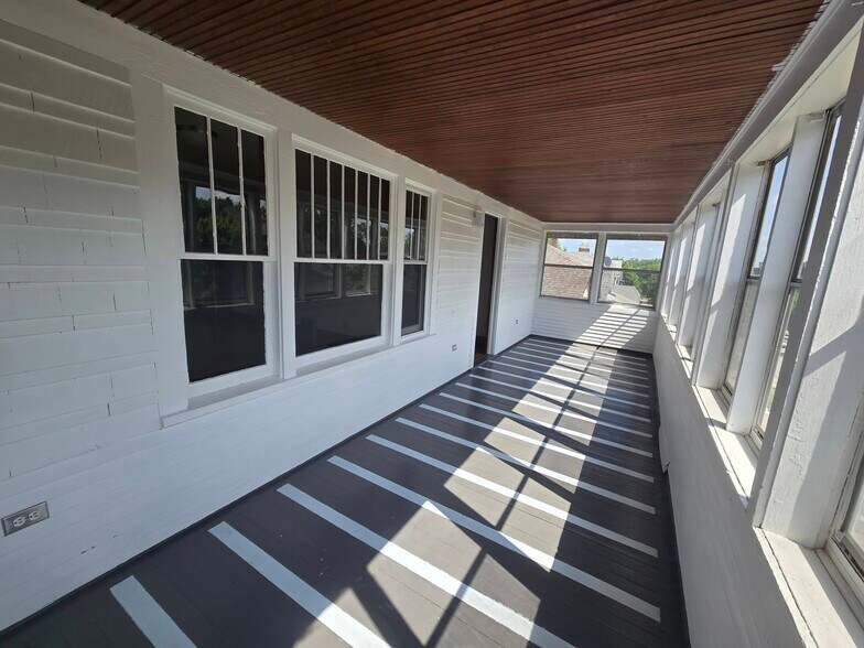 enclosed porch - 1019 Widdicomb Ave NW