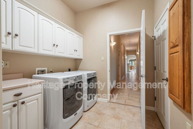 Building Photo - 2162 River Way