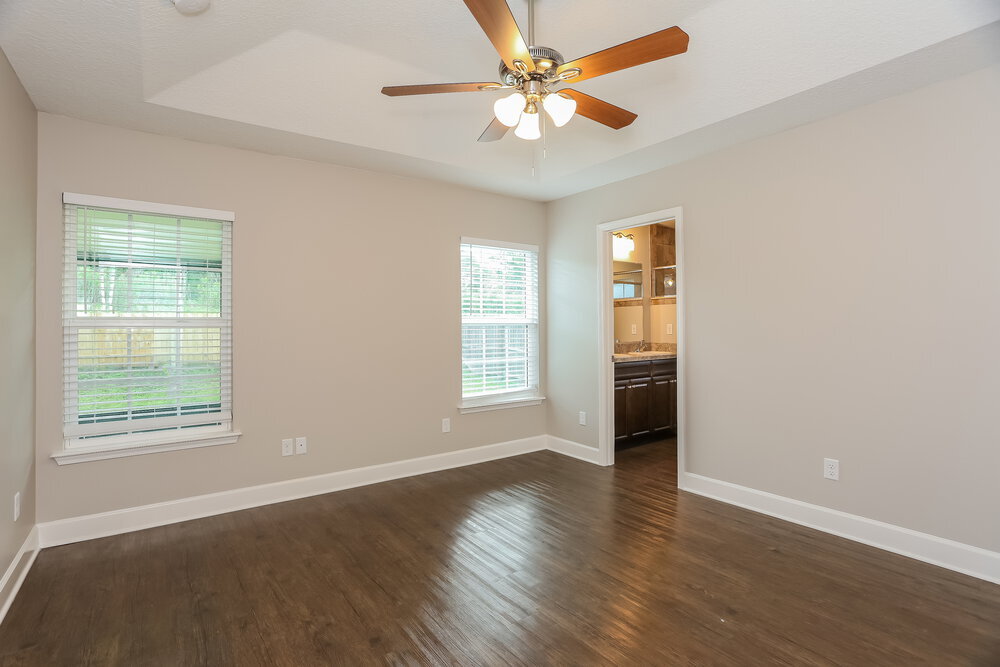 Building Photo - 45089 Weaver Cir