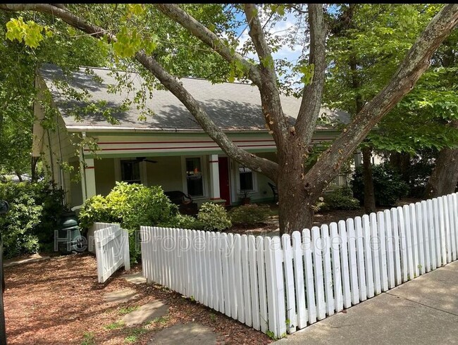 Building Photo - 204 North Dixon Avenue