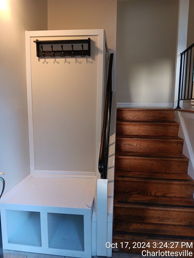 Building Photo - Spacious 5-Bedroom 2 Bath  Home in Historic Downtown Charlottesville