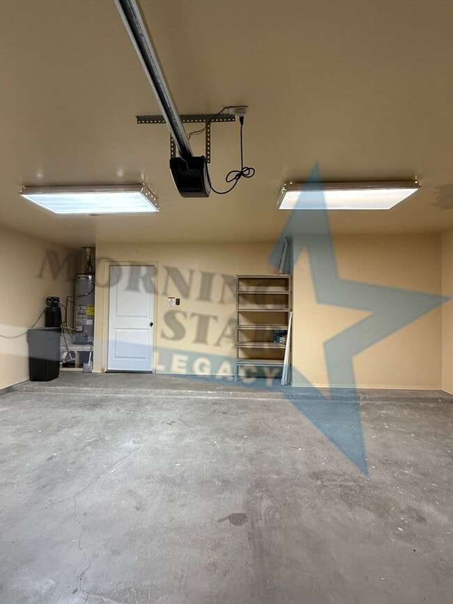 Building Photo - 4-Bedroom Home - New Carpet & Fresh Paint!