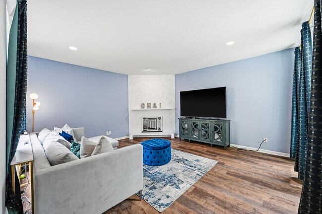 Building Photo - 1116 Bering Dr