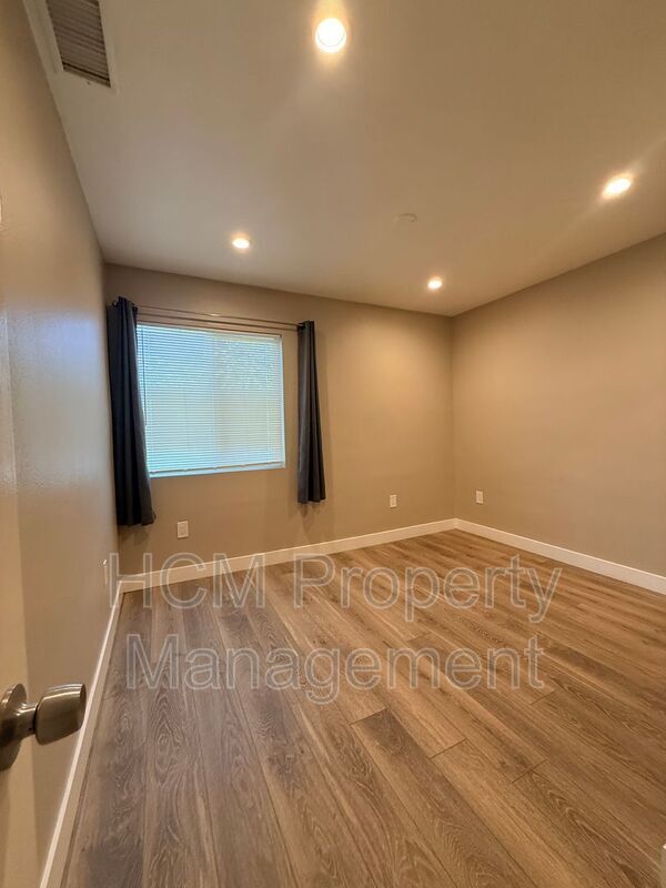 Building Photo - 874-876 North Orange St