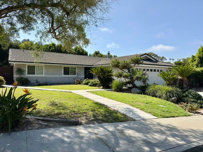 Building Photo - Charming Single Level in Carlsbad!
