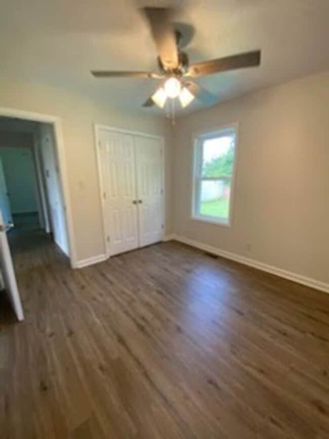 Building Photo - 1925 Timberline Cir