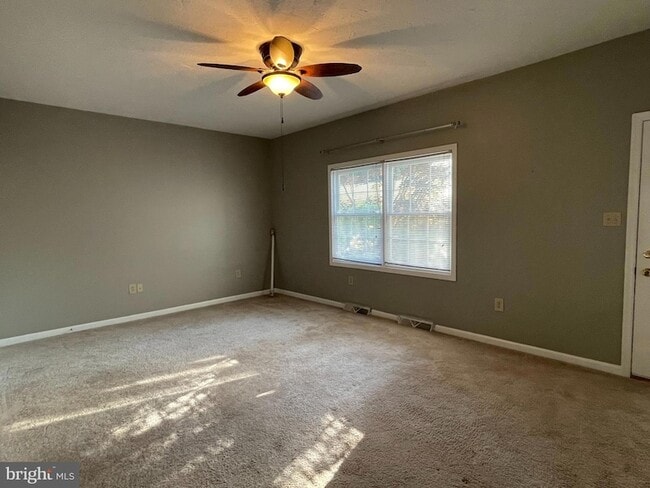 Building Photo - 167 Hunters Trail
