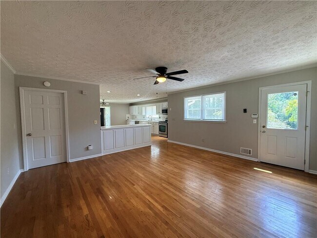 Building Photo - 6708 Bass Cir